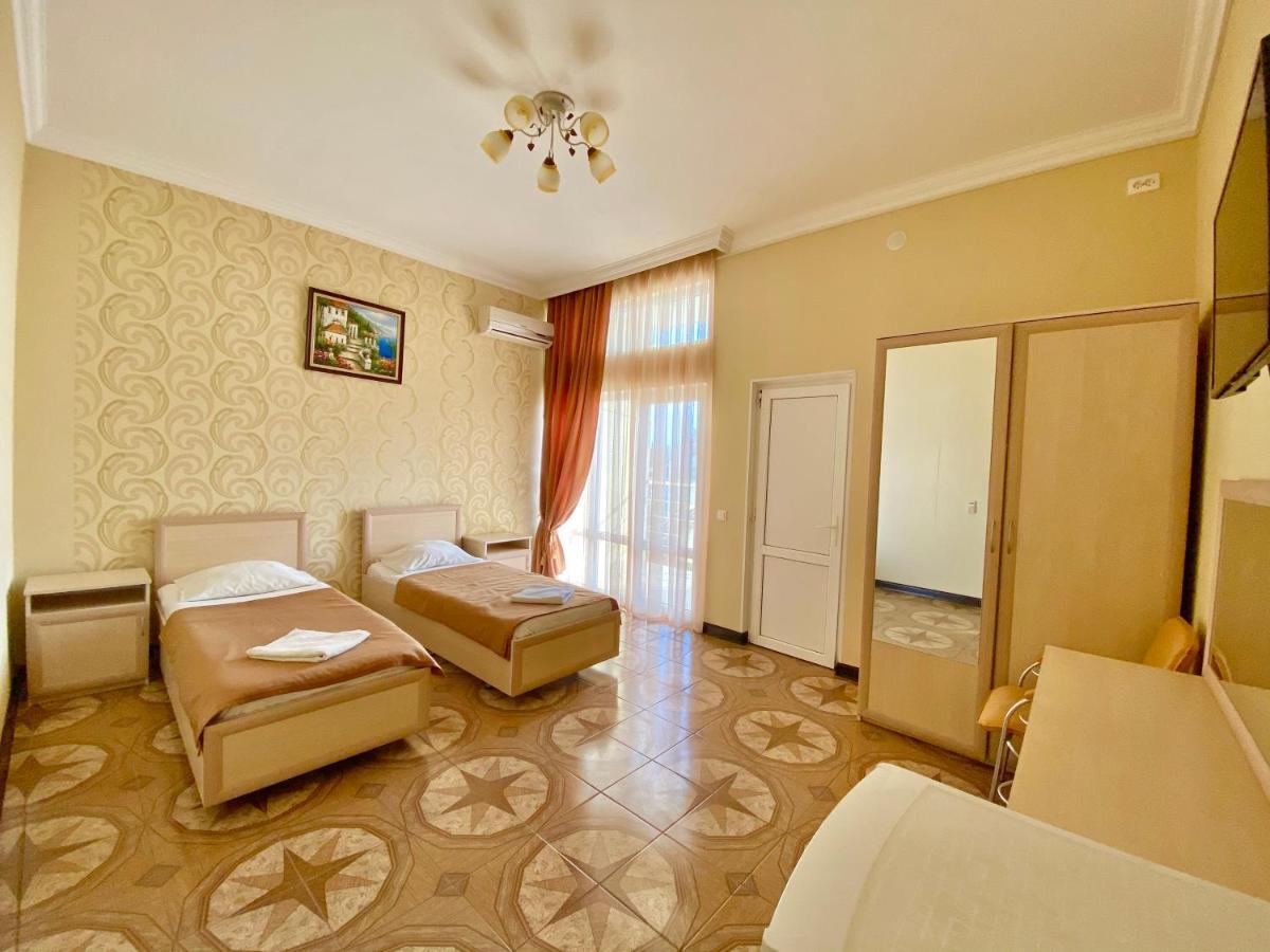 Мини-Отель Кристалл Tsandrypsh Exterior foto
