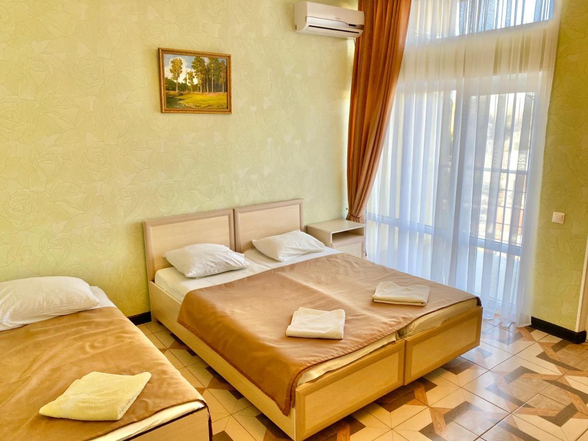 Мини-Отель Кристалл Tsandrypsh Exterior foto