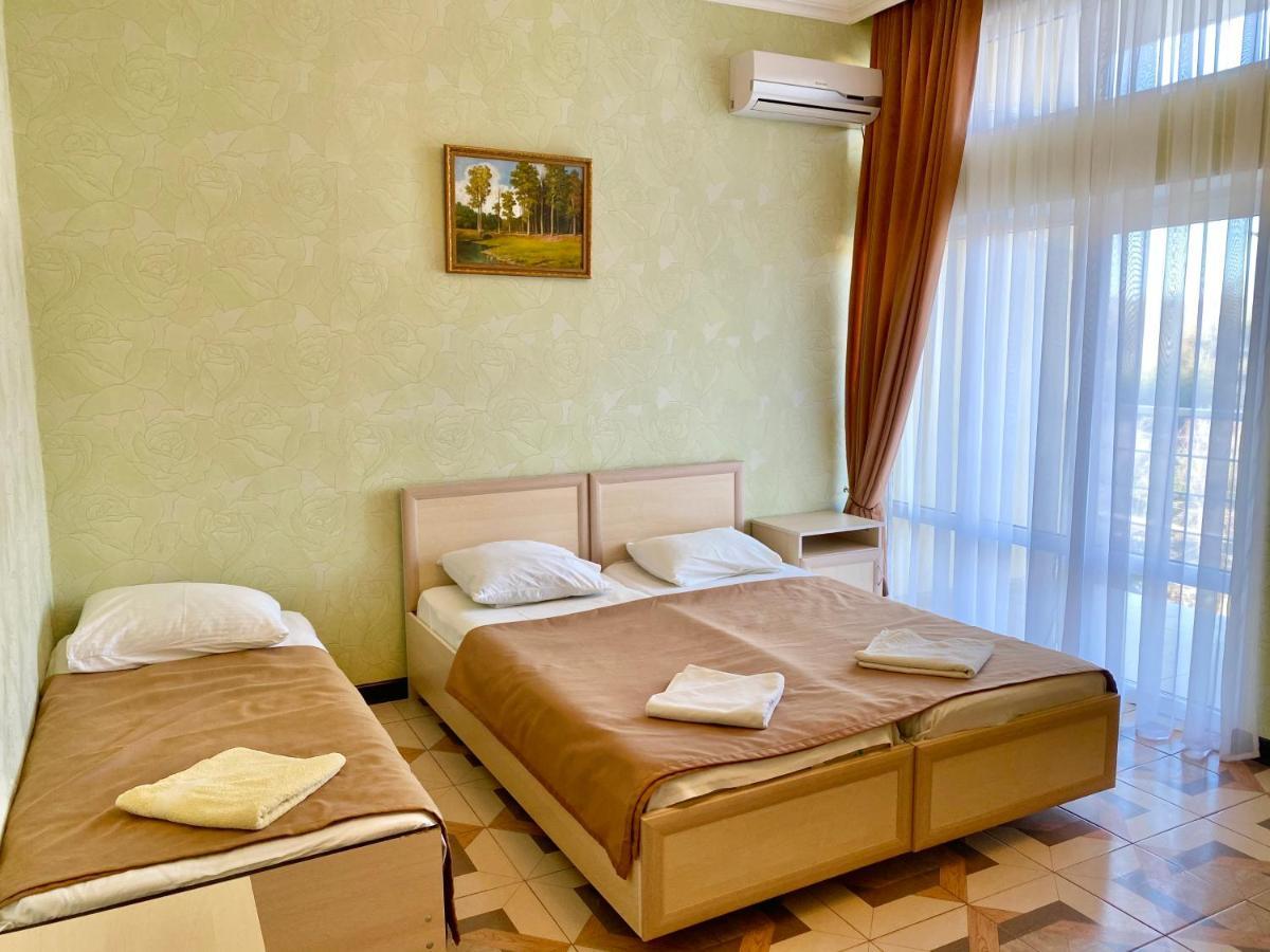 Мини-Отель Кристалл Tsandrypsh Exterior foto