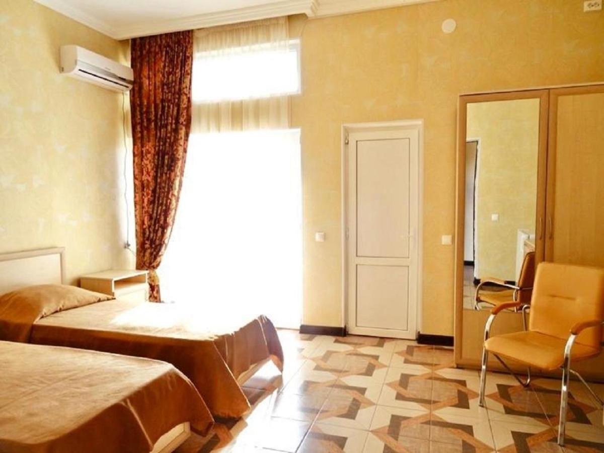 Мини-Отель Кристалл Tsandrypsh Exterior foto