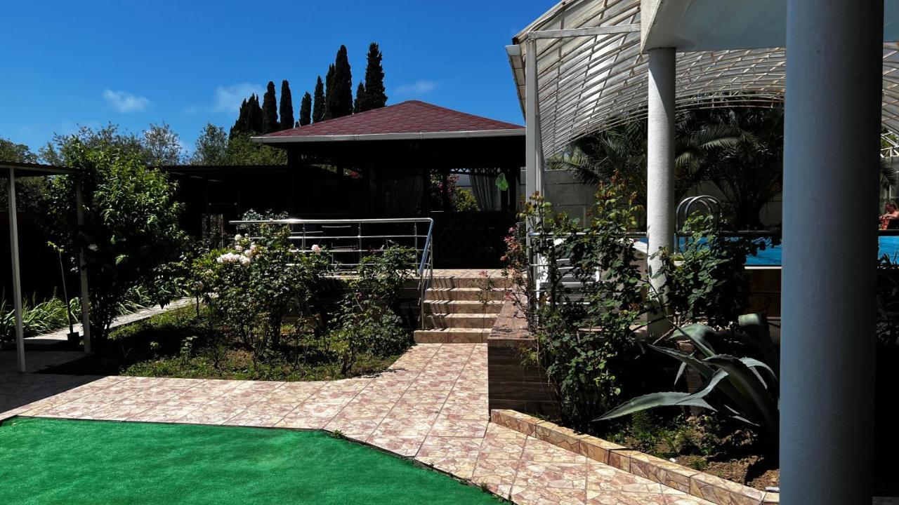 Мини-Отель Кристалл Tsandrypsh Exterior foto