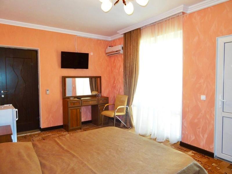 Мини-Отель Кристалл Tsandrypsh Exterior foto